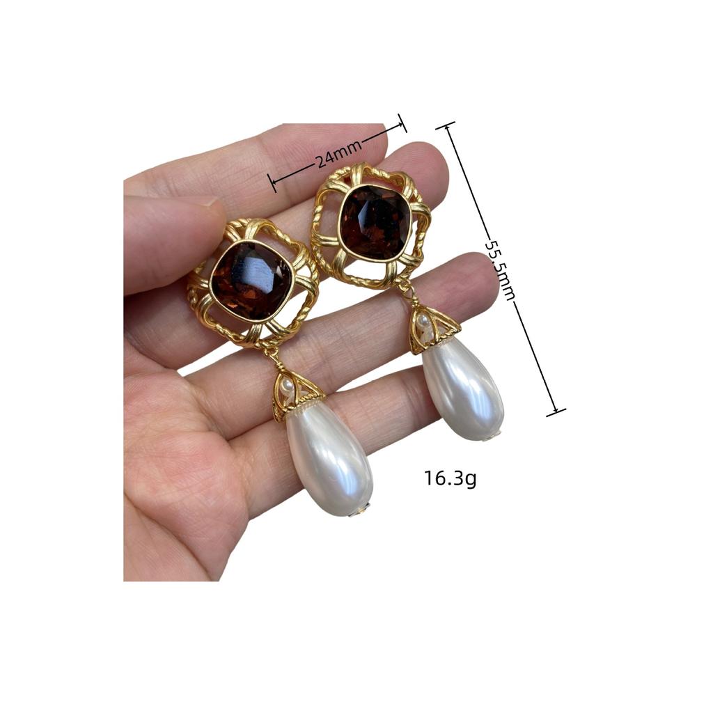 Medieval Vintage Flower Water Drop Earrings Light Luxury High Sense Retro Court Style Stud Earrings Temperament Earrings