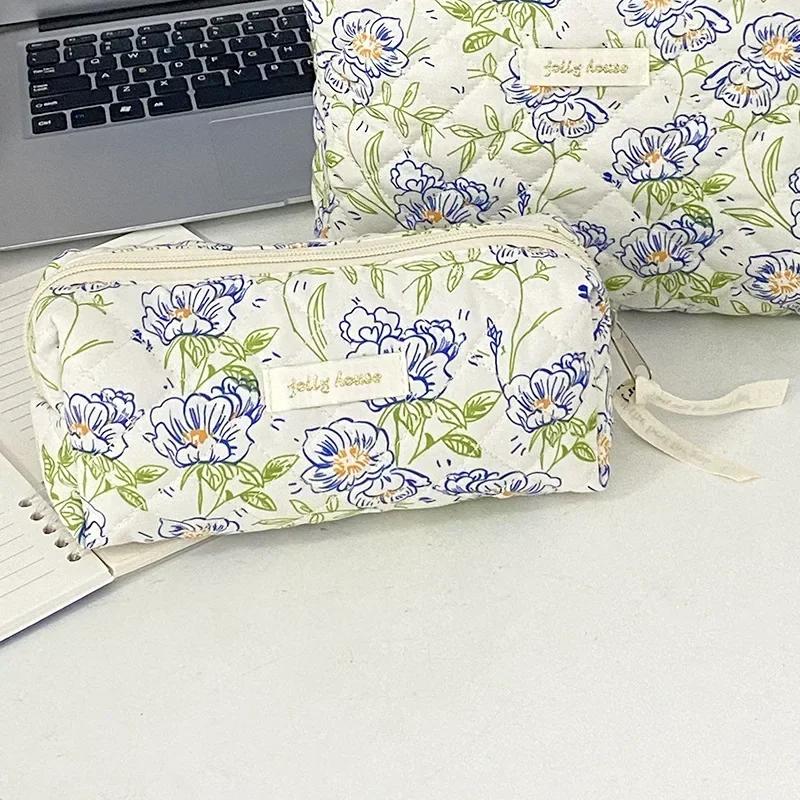 Women Brush Makeup Storage Bag Case  Chic Floral Strawberry Cute Student Girl Aesthetic Vintage Flower Strawberry Pencil Bags