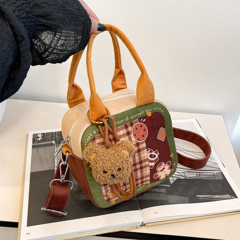 Cartoon small bag 2025 new Japanese cute girl niche plaid versatile single shoulder portable messenger small square bag