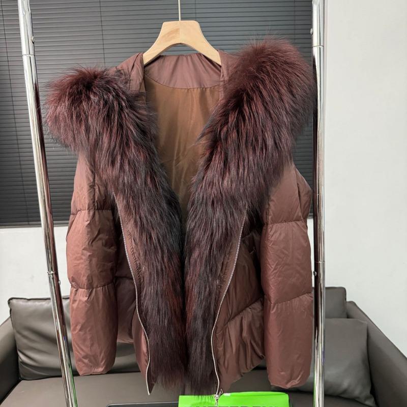 A Haining Fur Women's High-end New 90 White Duck Down Fashionable Fox Hair Hooded Down Jacket