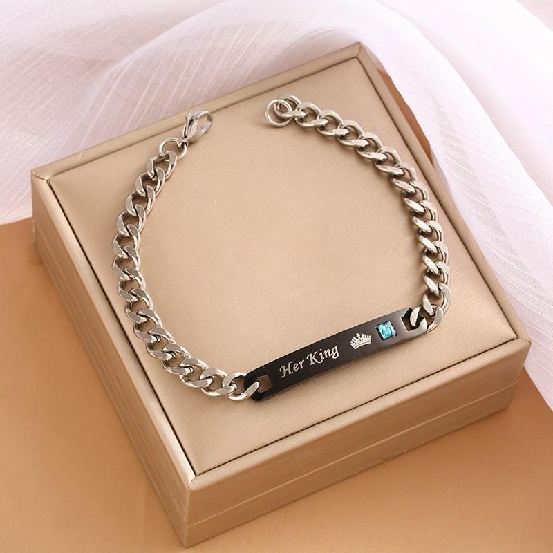 High-End Titanium Steel Four-Leaf Clover Bracelet with Shell Pendant – Durable, Fade-Resistant Design