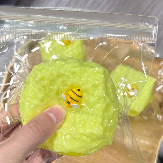 Honeycomb Cube Bee Squeeze Toy Slow Rising Anti-Anxiety Bee Cube Pinch Toy Soft Stretchy Decompression Sensory Toy