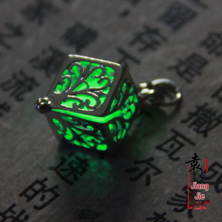 

Посеребренная светящаяся подвеска в виде дерева желаний в стиле ретро, открывающаяся