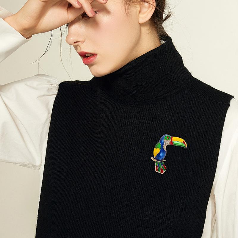 Retro-Farbe Papagei High-End Leichter Luxus High-End Damenschmuck Brosche