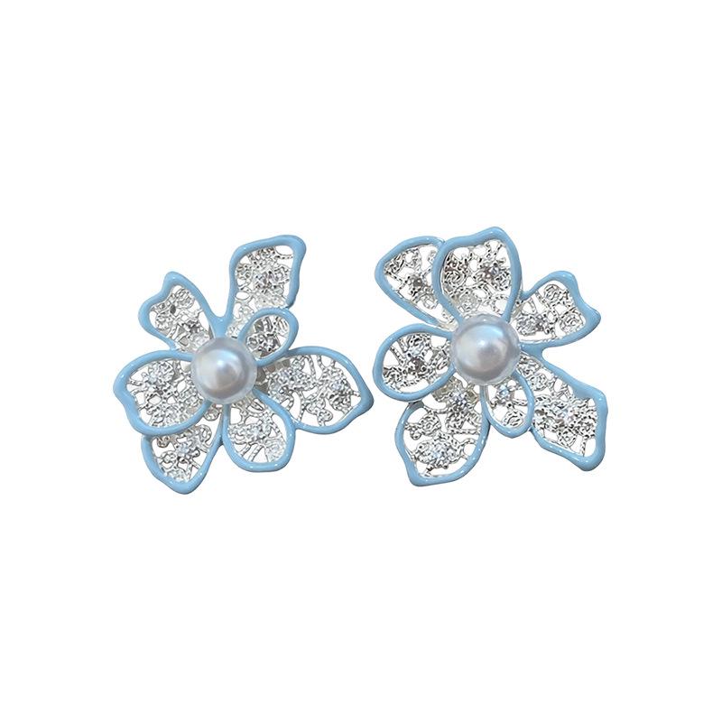 Silver Needle Pearl & Hollow Flower Stud Earrings - High-End Fashion Accessories for Women