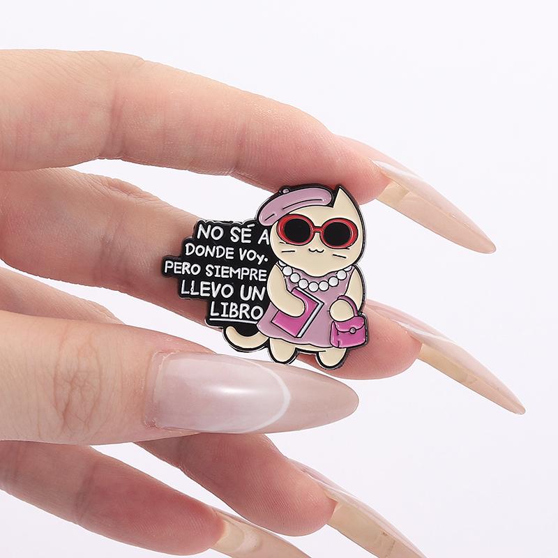 CAT Enamel Pins Custom TENGO CARA DE YO NO FUI"(PERO SI FUI) Brooches Lapel Badges Clothes Animal Jewelry Gift for Kids Friends