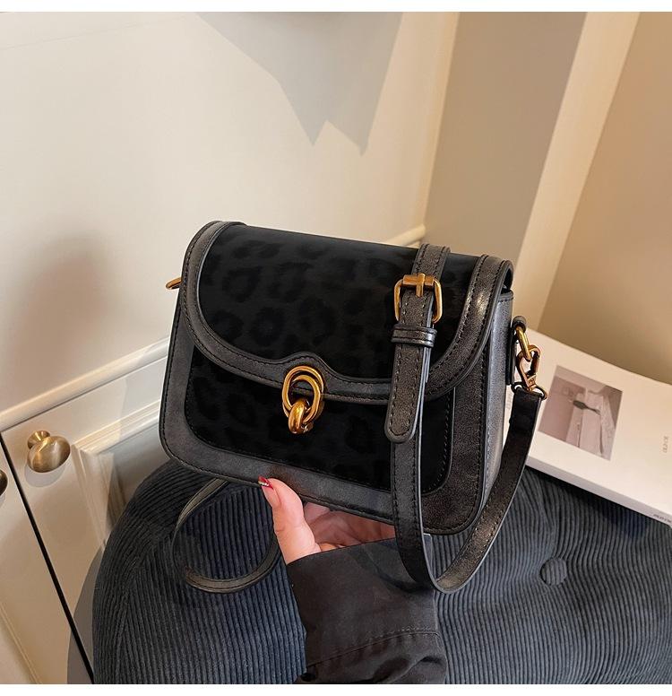 Retro Commuter Large-capacity Bag Women's 2025 New Casual Autumn and Winter Versatile Shoulder Messenger Bag Small Square Bag