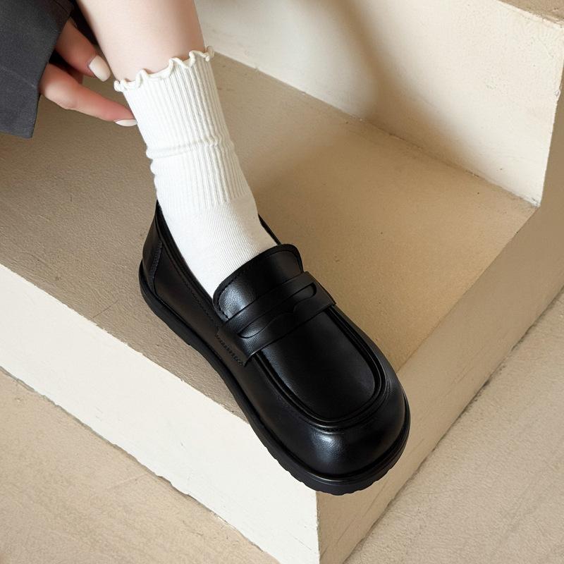 

Retro and old white loafers with one foot British style round head casual single shoes small leather shoes versatile casual fashion 35