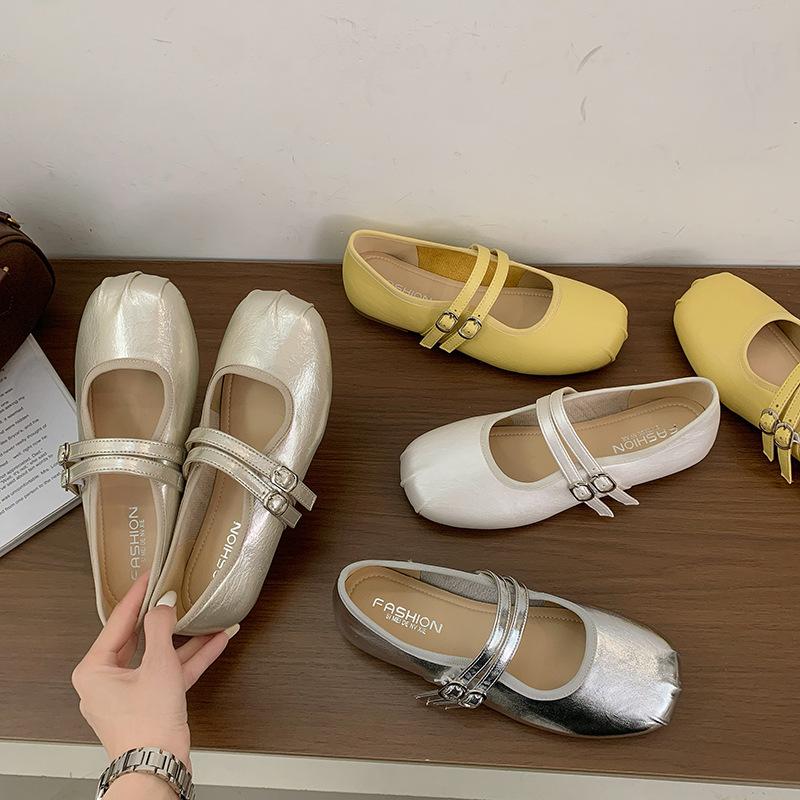 French inner height increase Mary Jane shoes women's 2025 spring and autumn new square head shallow mouth word belt with skirt temperament single shoe