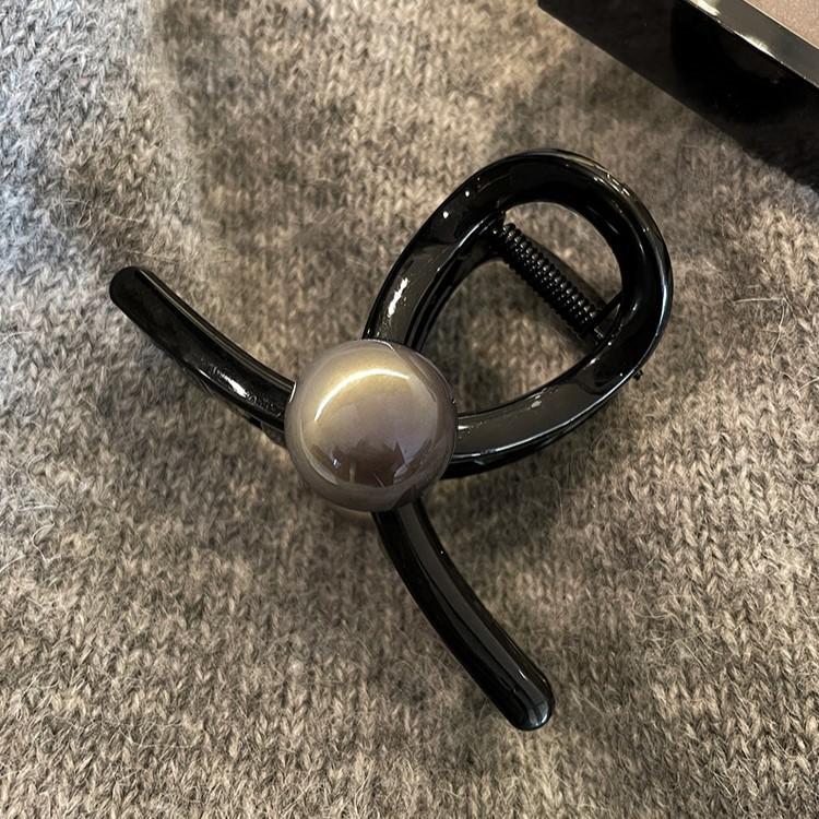 Large Black Pearl Grab Clip Women Simple Niche Premium Hair Clip Back Head Shark Clip Hair Accessories Retro Headwear