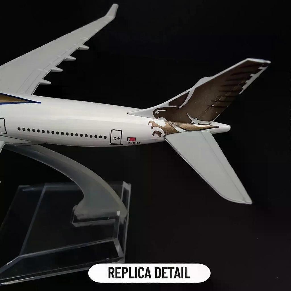 Scale 1:400 Metal Aviation  Gulf Air Aircraft Model Diecast Airplane Miniature Xmas Kids Room Decor Gift Toys for Boys