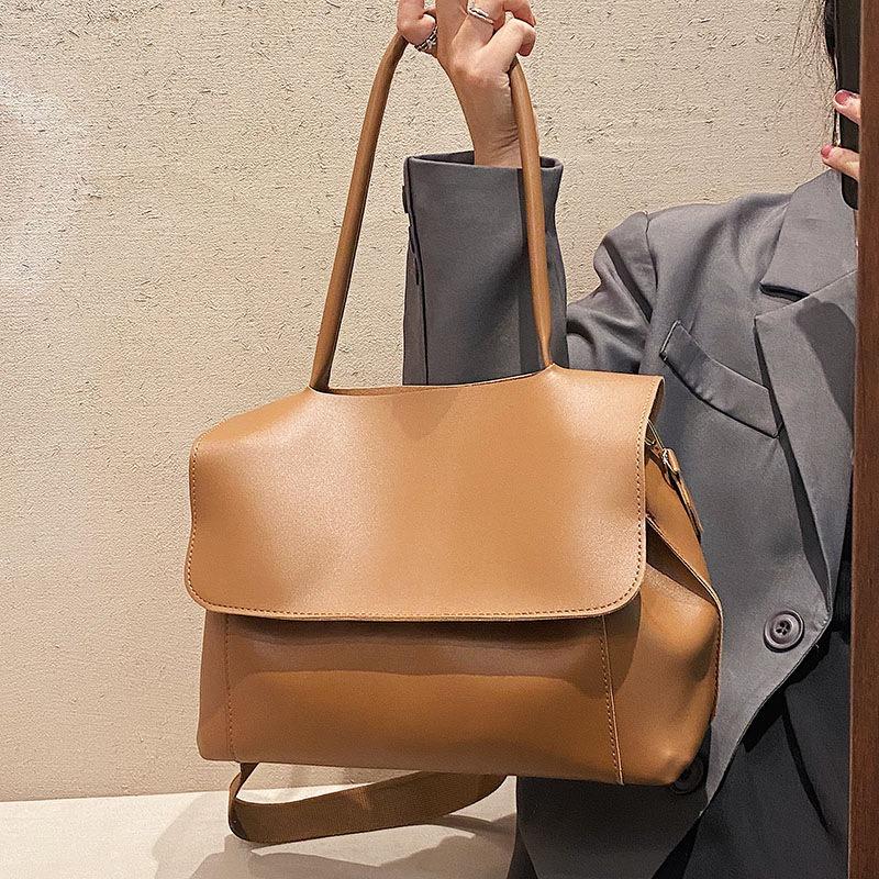 New Fashion Soft Surface Large Capacity Bag Women Commuter Shoulder Messenger Bag Street Hand Large Tote Bag