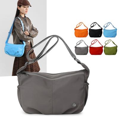 Borsa a tracolla da donna Borsa a spalla plissettata per esterni