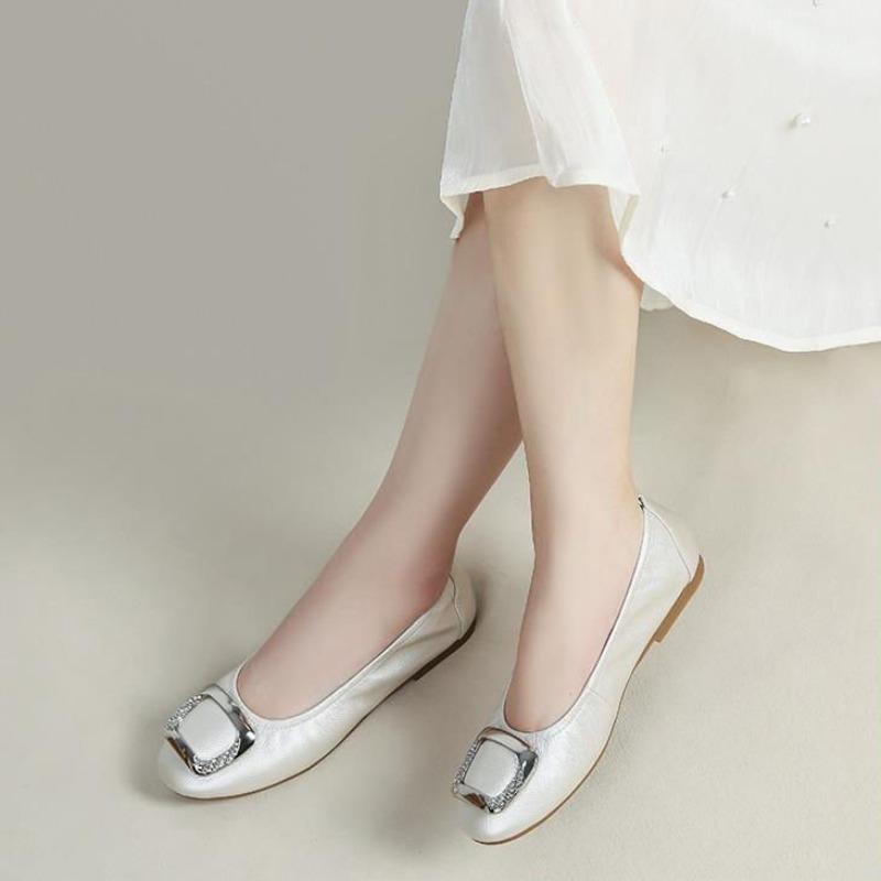 Flat-bottomed soft leather round head leather shoes autumn new soft-soled non-slip Doudou one-pedal single shoes women's shoes