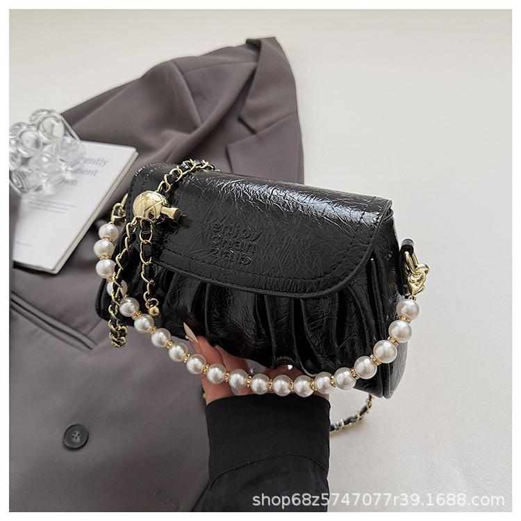 

Niche design pleated cloud bag women s 2025 new texture fresh messenger bag simple shoulder armpit bag чёрный