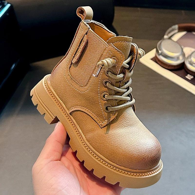 2024 Dětské plyšové módní kozačky pro dívky Zimní Nový korejský styl Měkká silná podrážka Protiskluzové Všestranné Trendy kožené boty