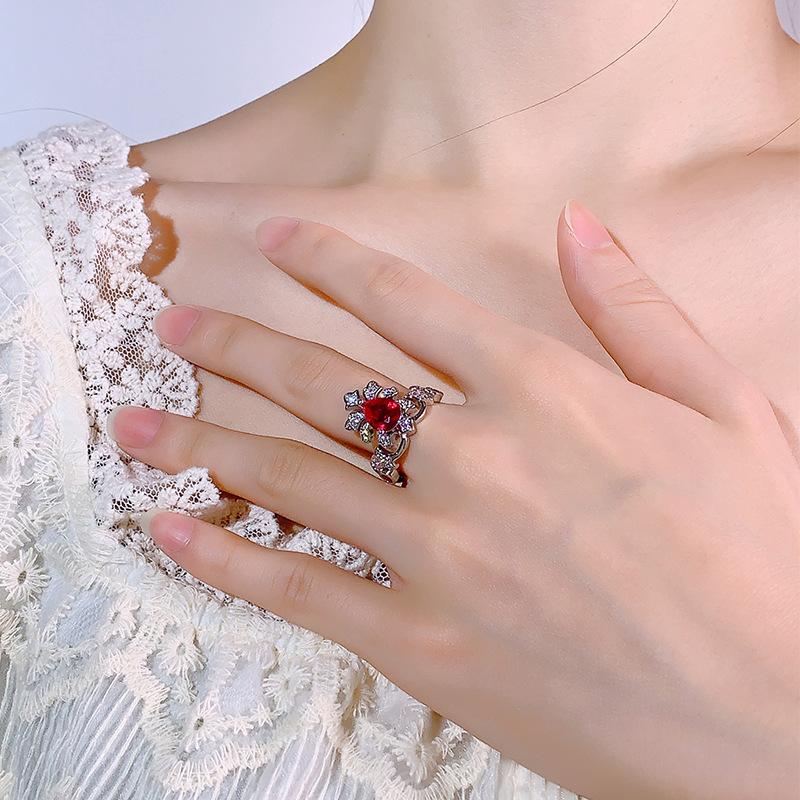 Jewelry Ring Pigeon Blood Emerald Color Treasure Crown Versatile Fashion Commuter Vintage Women's