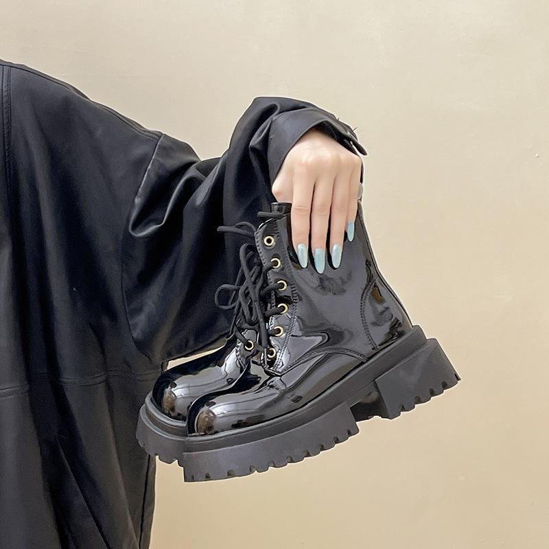 Retro versatile platform Martin boots women's autumn and winter fashion small short boots patent leather heightening locomotive boots