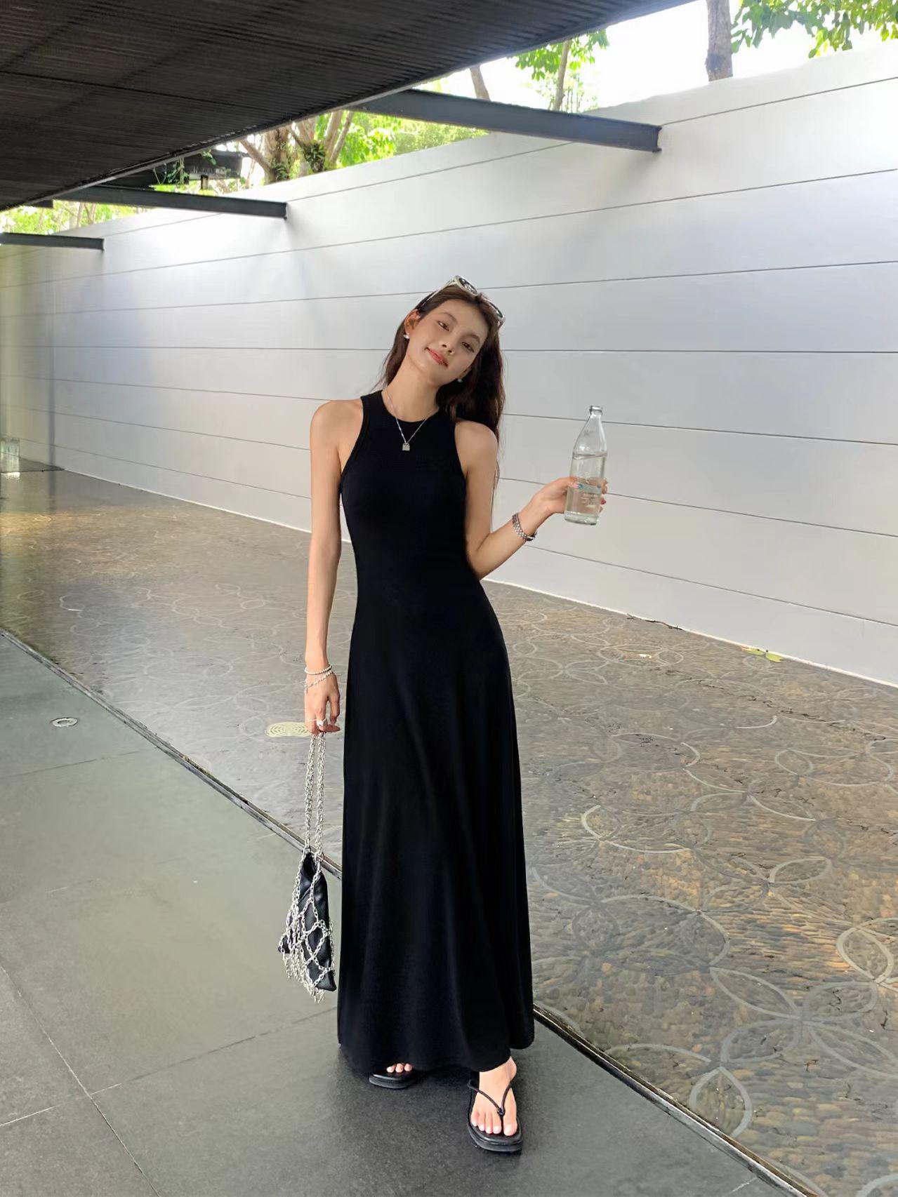 Women s Summer Black Knit Camisole Dress with Waist-Cinching A-Line Design and Large Hem L чёрный