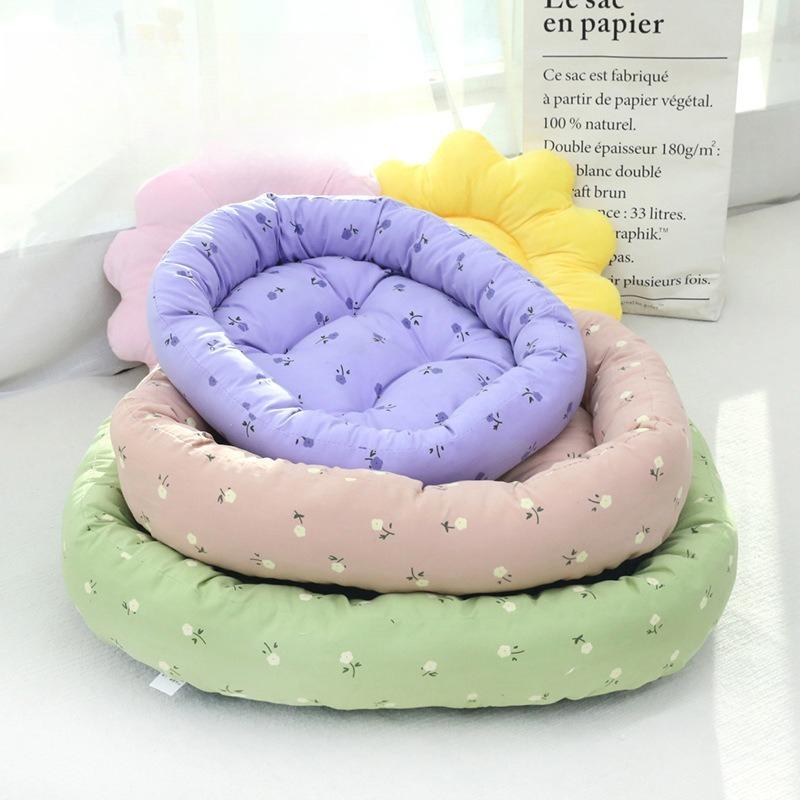 Four Season Universal Floral Cat Nest Quilted Doghouse Comfortable Breathable Oval Integrated Thick Pet Mat Suitable for Small Medium-sized Dogs Cats