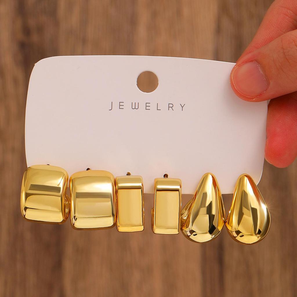Elegant Geometric Gold Circle Earrings Set - Bold, Creative Design