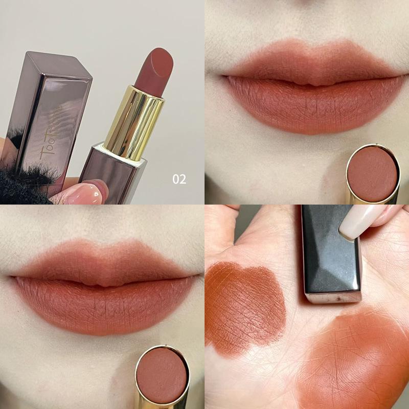 Fluffy Clay Velvet Matte Long-Lasting Lipstick for a Natural Whitening Look
