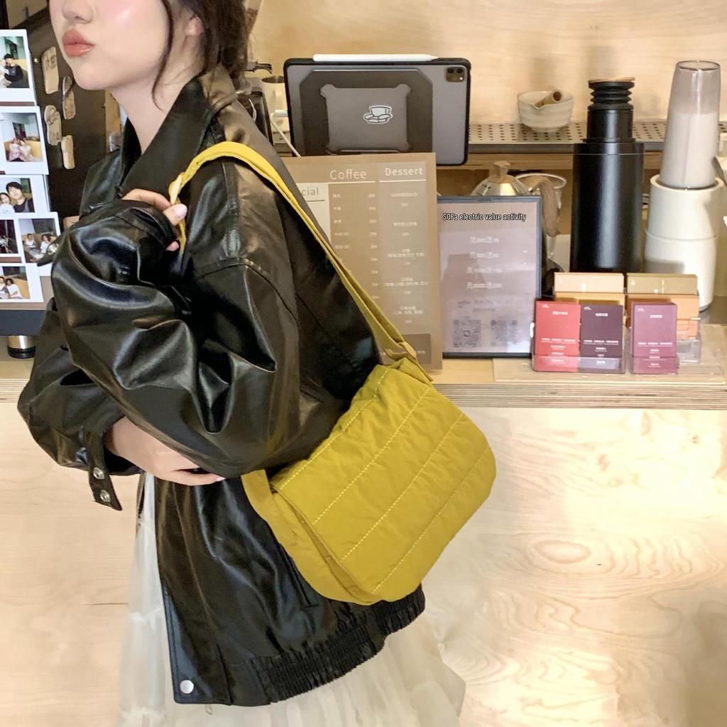 Solid Color Women's Versatile Crossbody Bag - Trendy Small Square with Large Capacity