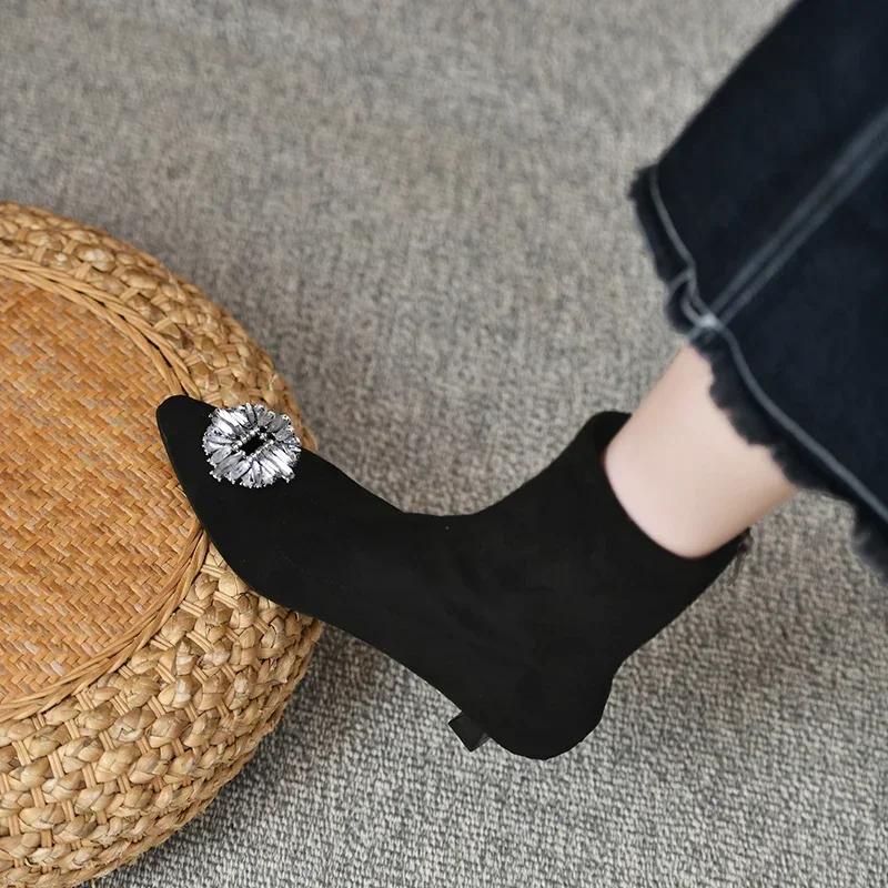 2025 Vânzări Fierbinți Botine Noi de Damă cu Toc Mediu, Pantofi de Iarnă Negri cu Vârf Ascuțit, Botine cu Strasuri, Pantofi Formale pentru Femei