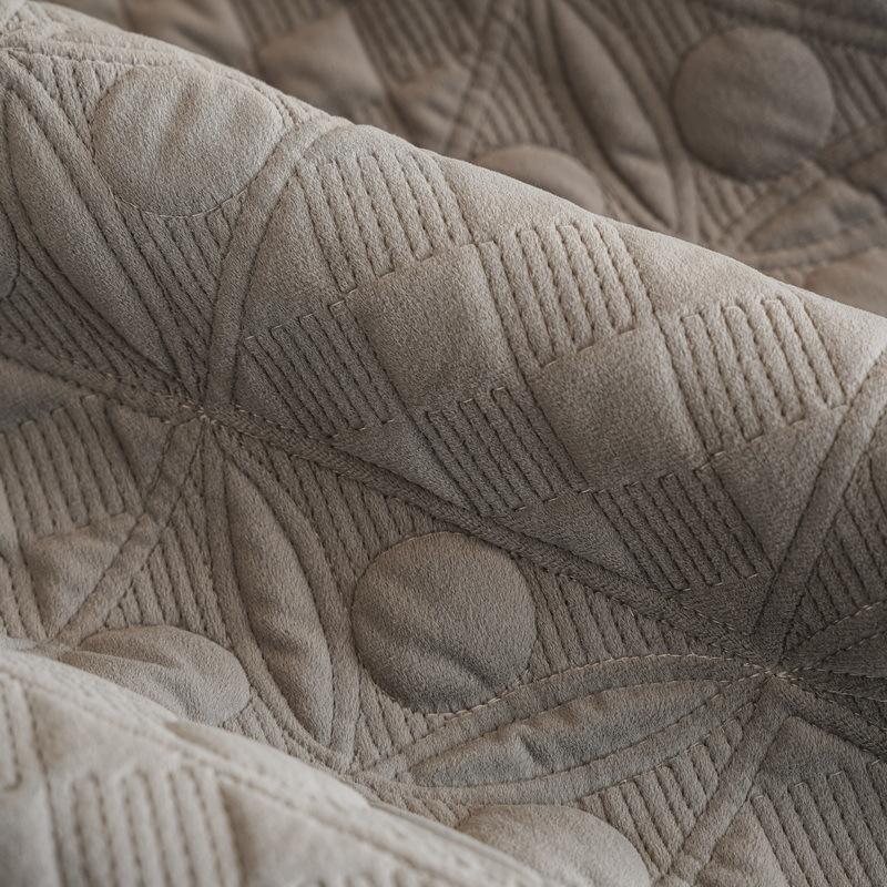 Однотонная плюшевая подушка для дивана — фото 3