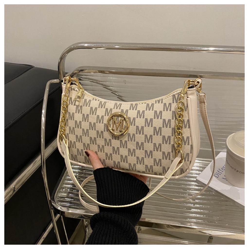 Women's Retro Gold Chain Crossbody Bag - Shoulder Bag, Fashionable Handbag with Metal Elements, Elegant Handbag for Daily Use, Crossbody Bag