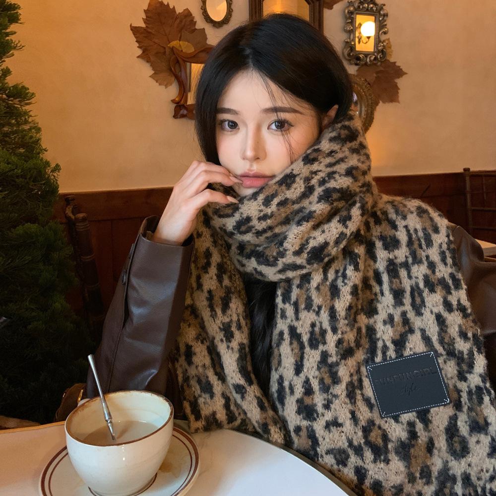 Leopard Print Plush Scarf Women's Winter New Retro Thickened Warm Millennial Babes Style Scarf Shawl Student