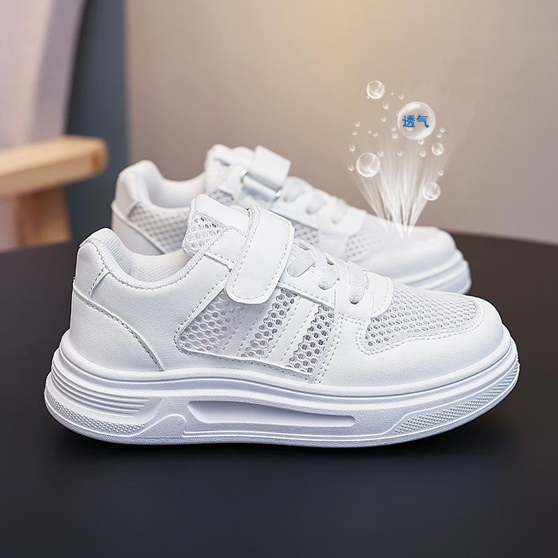 Children's Day event designated boys' white sneakers, girls' breathable mesh dance shoes, and soft-soled sneakers for older children
