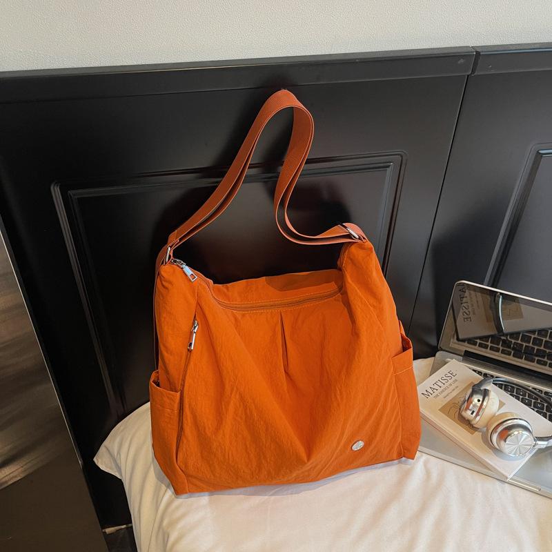 2025 New Simple Messenger Bag Daily Commute Solid Color Large Capacity Underarm Shoulder Bag Fashion Messenger Tote Bag