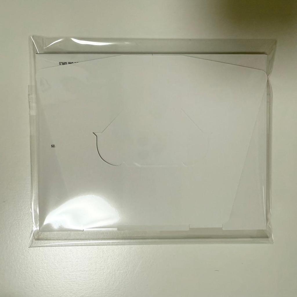 [USED] IS:SUE 2025 Calendar + Trading Card + FC Bonus