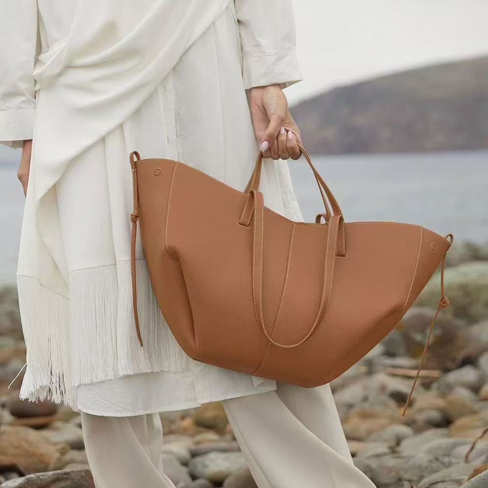 Flügel Großvolumige Hand- und Umhängetasche aus Echtleder, Damen-Tasche mit Unterarmfach, Rindsleder