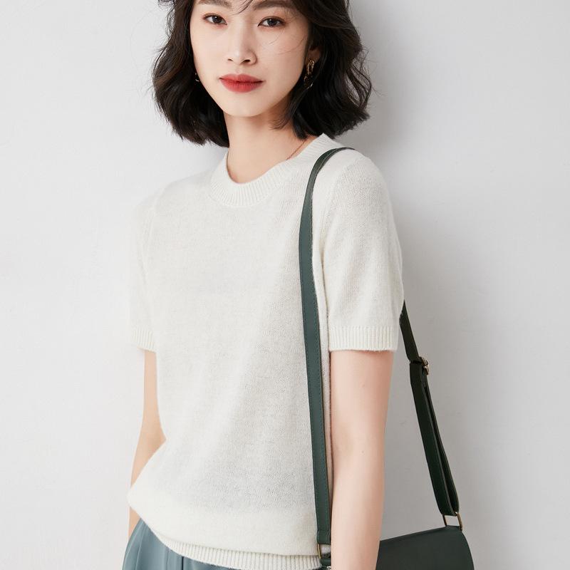 Autumn Women's Knitwear: Round Neck Short Sleeve Pullover Sweater