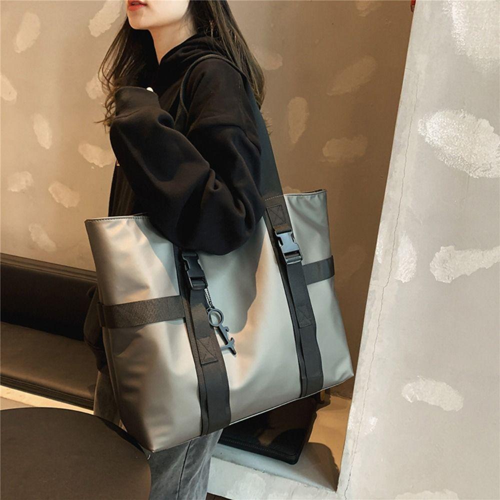 Waterproof Male Tote Bag Large Capacity Nylon Duffle Bag Zipper Men Shoulder Bag  Streetwear