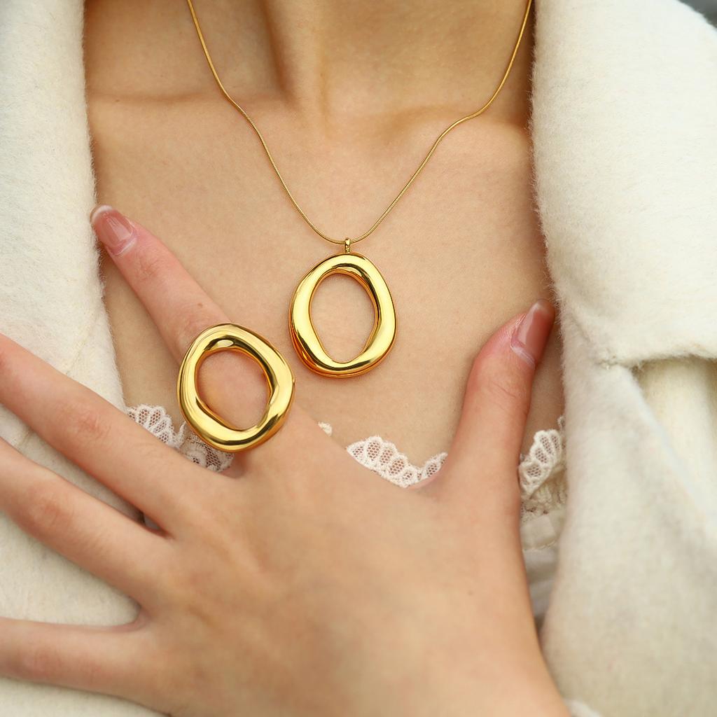 Minimalist Geometric Shiny O-Ring Pendant Necklace Gold Chain Jewelry Small Aura Fashion