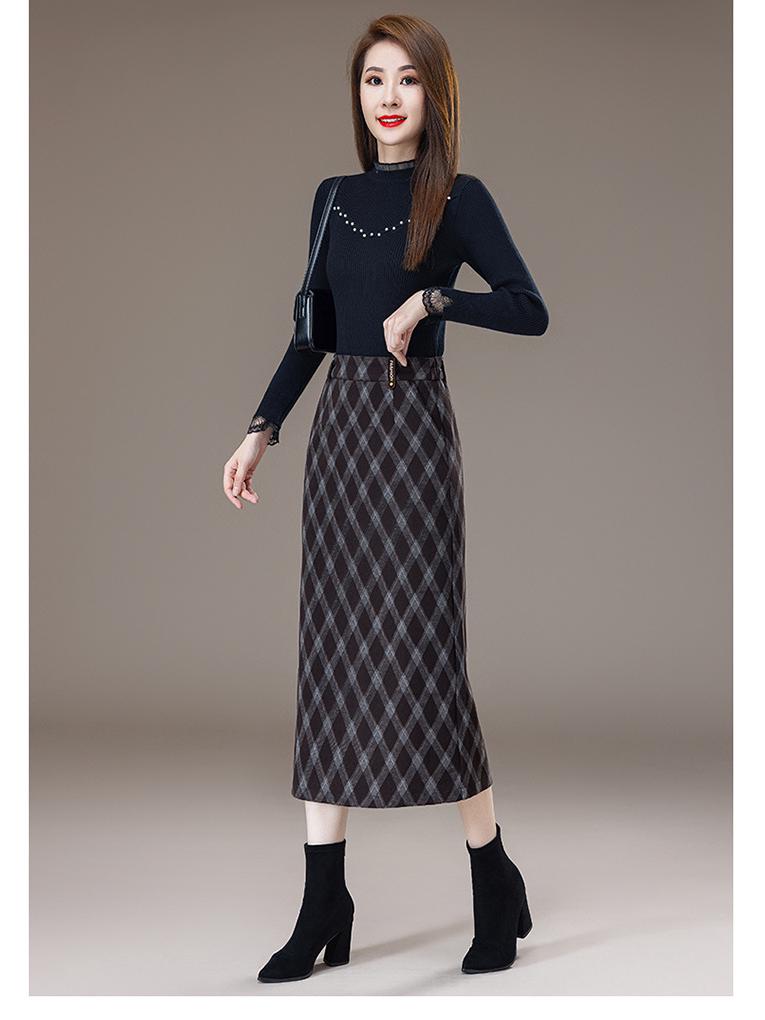 Women's Plaid Wool Hip-Hugging Half Skirt with Elastic Waist and Back Slit, 2025 Winter Collection