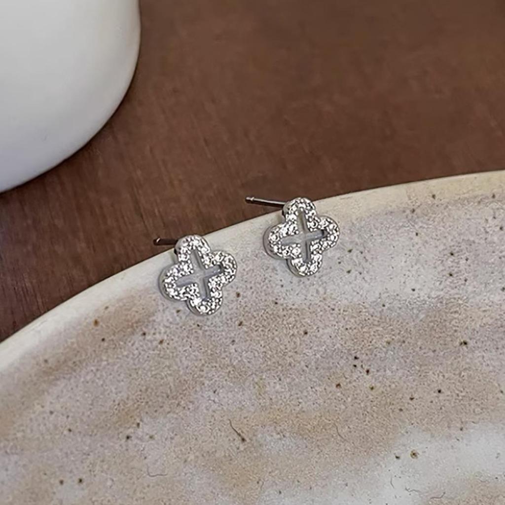 S925 Silver Four-Leaf Clover Tassel Stud Earrings - Sleep-Friendly, High-End Light Luxury Design