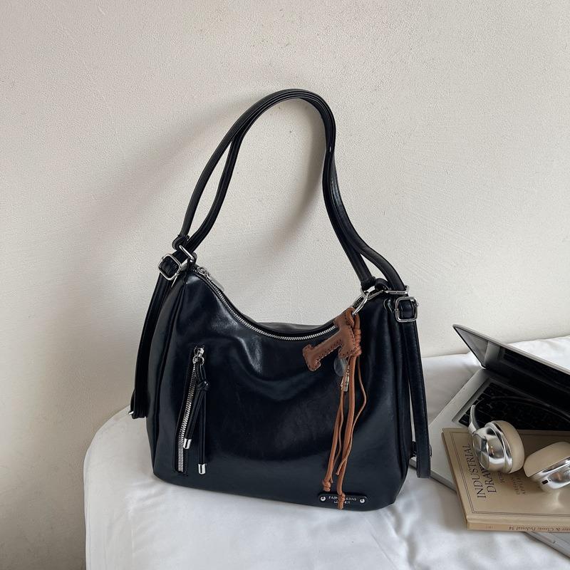 Commuter tote bag women's large-capacity new autumn and winter retro shoulder messenger bag fashionable backpack