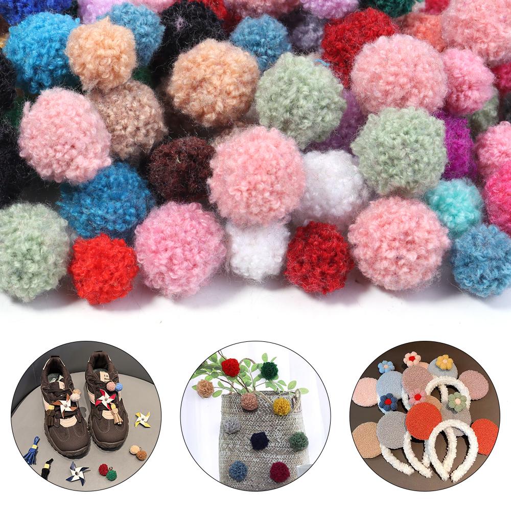 50 st fluffiga mjuka bollar färgglada pompom plyschbollar för gör-det-själv bröllopsfest julgranskläder nyckelringsdekoration tillbehör