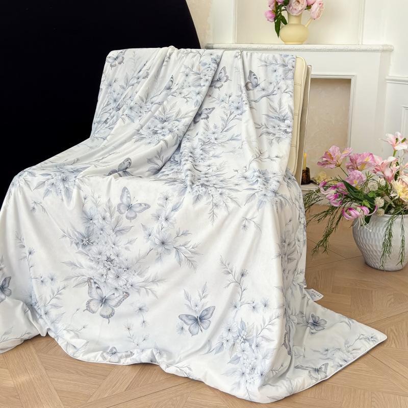 Summer Silk Quilt: Digital Print Floral Air Conditioning Comforter
