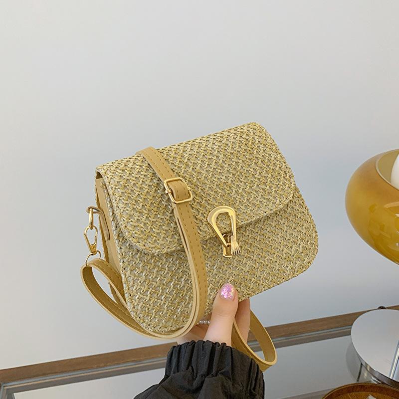 Μοντέρνα Πλεκτή Μικρή Τσάντα για Γυναίκες Νέα Μόδα Τσάντα Ώμου Χιαστί Εξατομικευμένο Κούμπωμα Κλειδαριάς Ψάθινη Υφαντή Μικρή Τετράγωνη Τσάντα