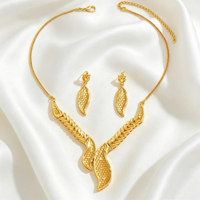 Dubai Middle East Bridal Necklace Earrings Hollow Carved Exquisite Pattern Jewelry Jewelry Suitable for Women Wedding Banquet