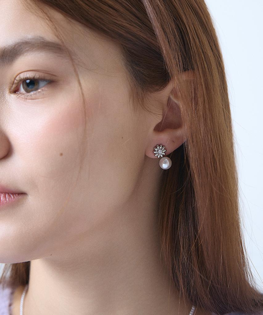 L'Ombrillant Petit Pearl Fleur Earrings (Silver, Gold)
