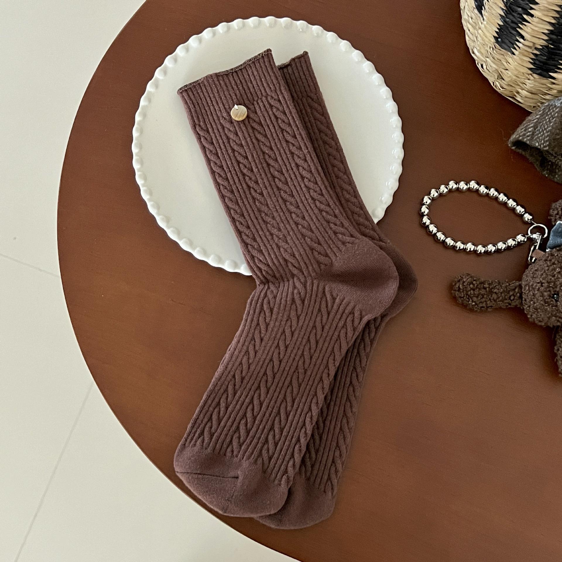 

Thickened Twist Egg Buttons Atmosphere Rabbit Velvet Socks Korean Simple Mid-Leg Socks Warm Pile Socks One size шоколад коричневого кольору