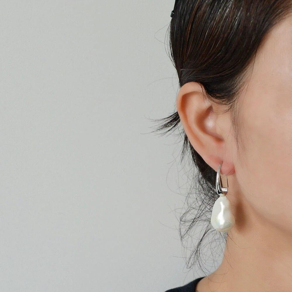 Damen-Ohrringe, weiße Barock-Muschel-Imitat-Perlen-Anhänger, Boho-Stil, Hochzeitsschmuck, modisches Geschenk