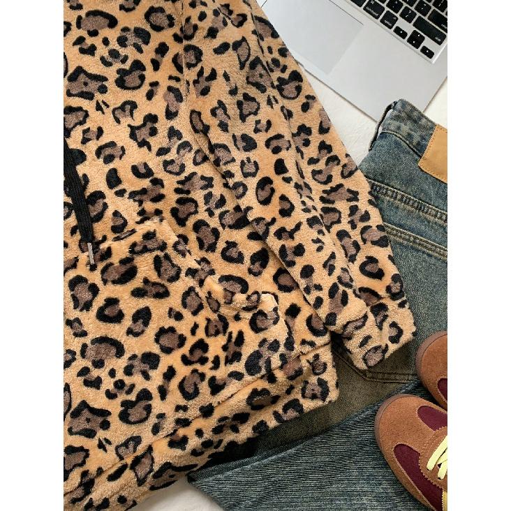 Trendy Women's Oversized Hoodie with Bold Brown Leopard Print – Cozy Fleece Pullover Sweatshirt for Casual Streetwear
