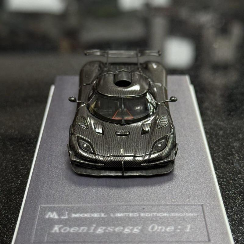 In Stock:1:64 Full Carbon Texture One:1. Alloy Die-cast Miniature Simulation Car Model with Openable Back Cover,festival Gift